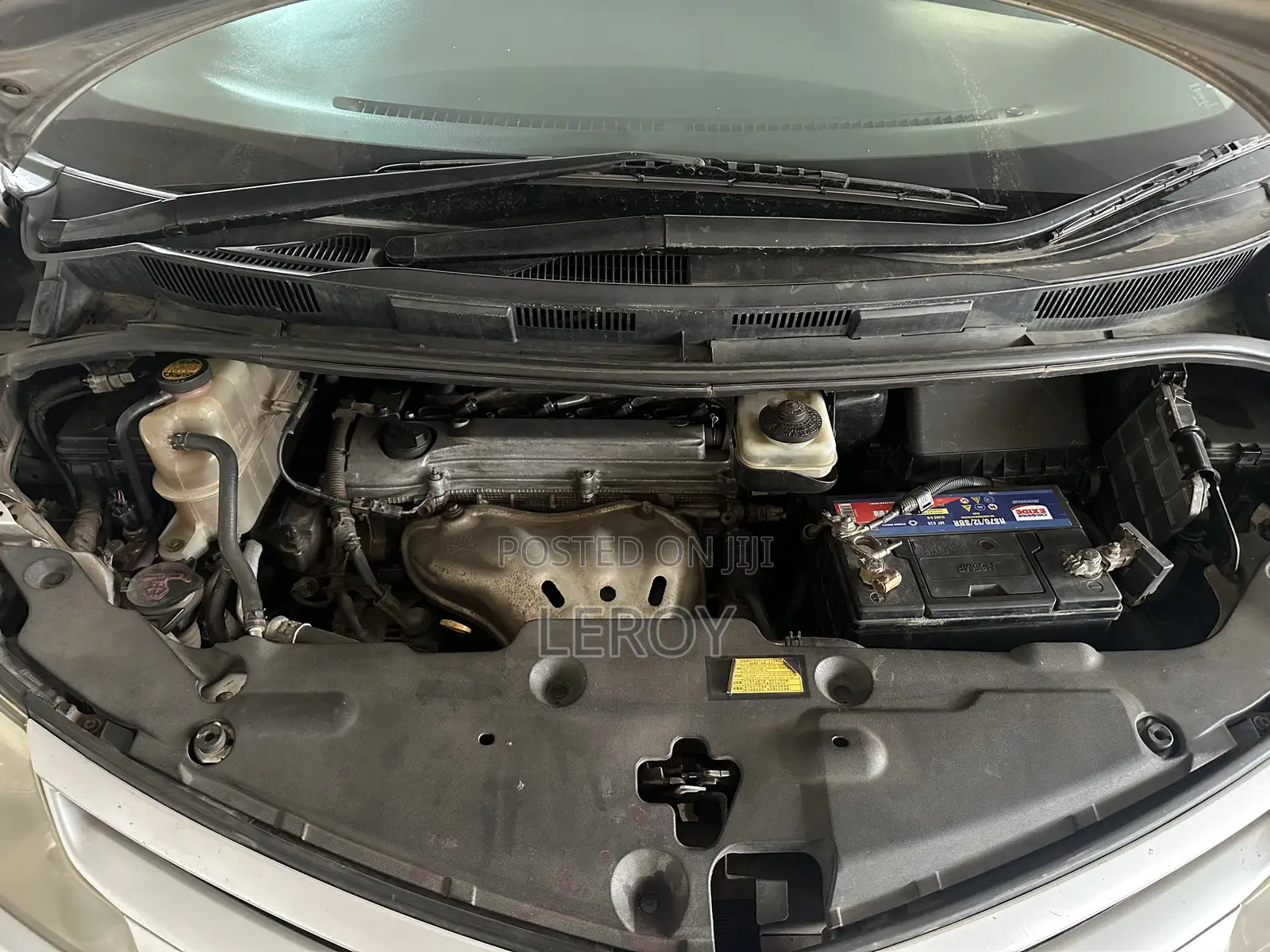 Toyota Estima 2011 Silver