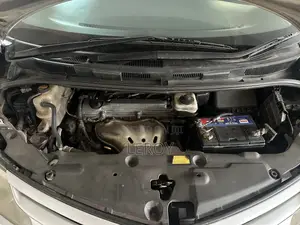 Toyota Estima 2011 Silver