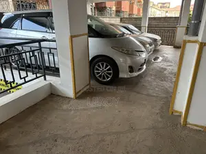 Toyota Estima 2011 Silver