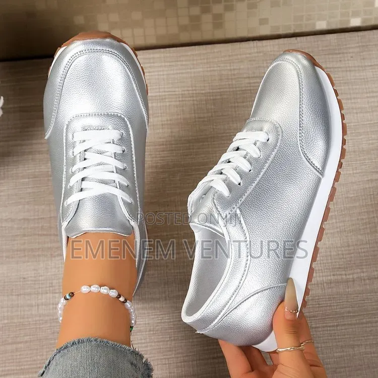 Ladies Wipe and Go Sneakers
