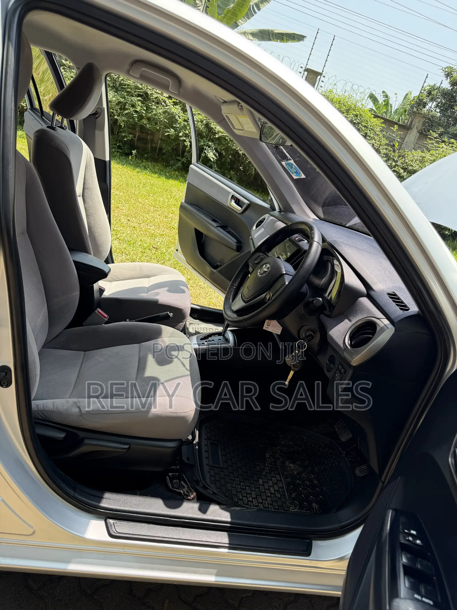 Toyota Axio 2013 Silver