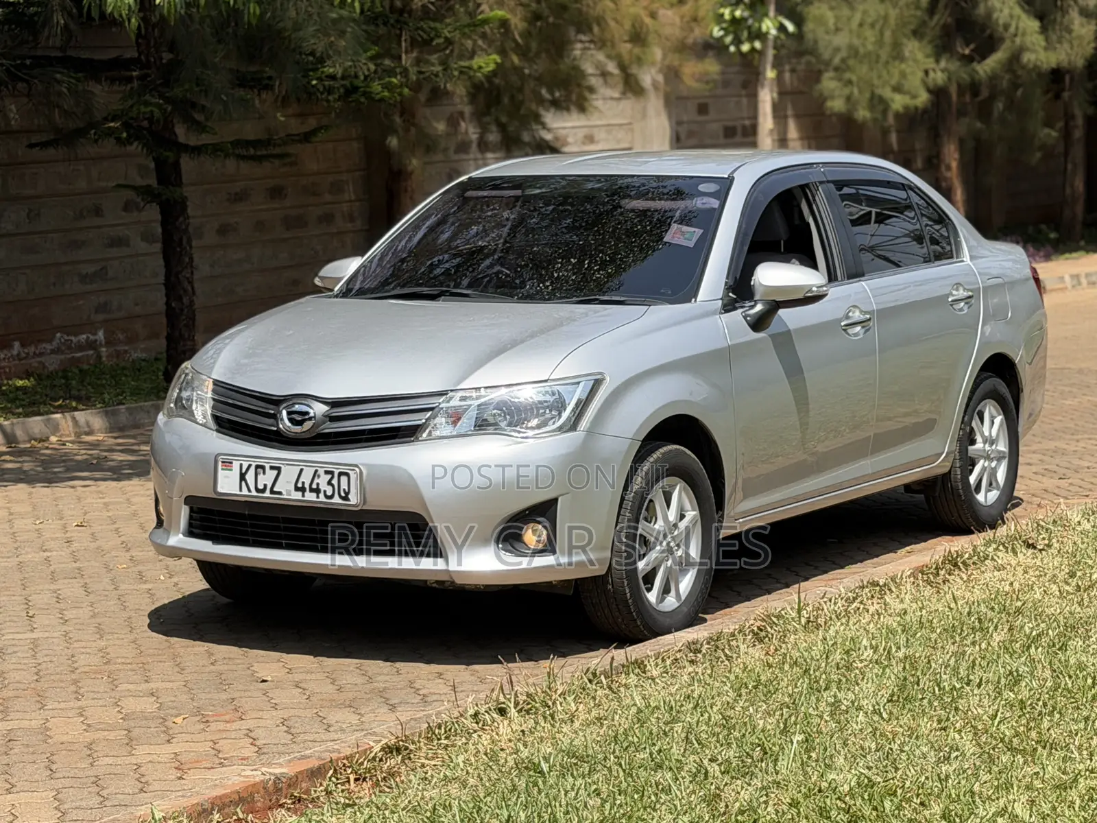 Toyota Axio 2013 Silver