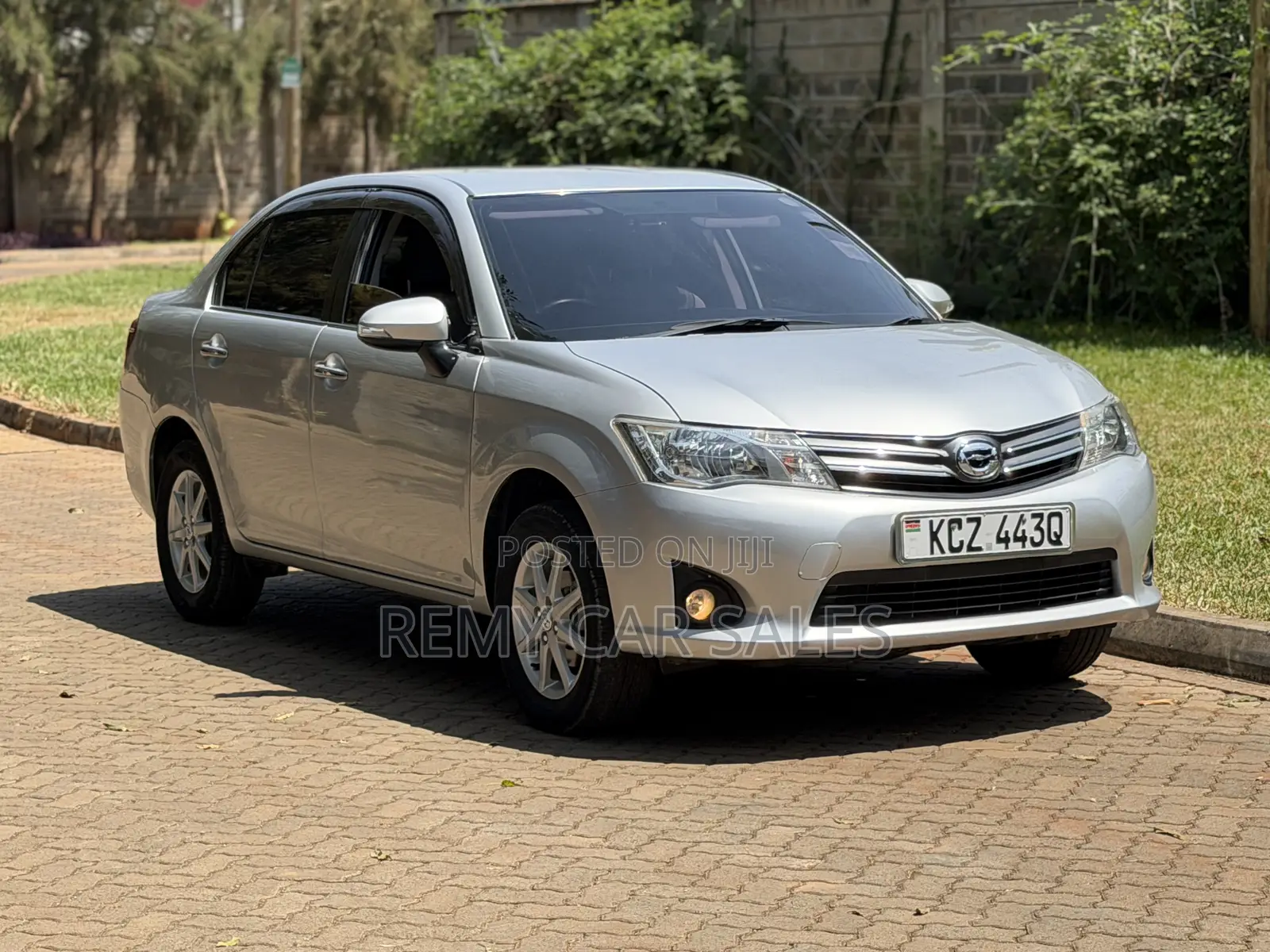 Toyota Axio 2013 Silver