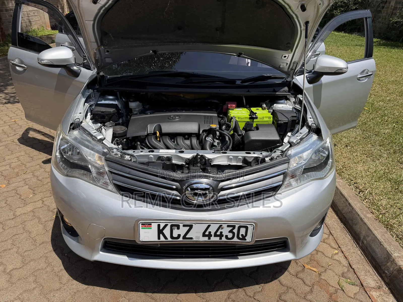 Toyota Axio 2013 Silver