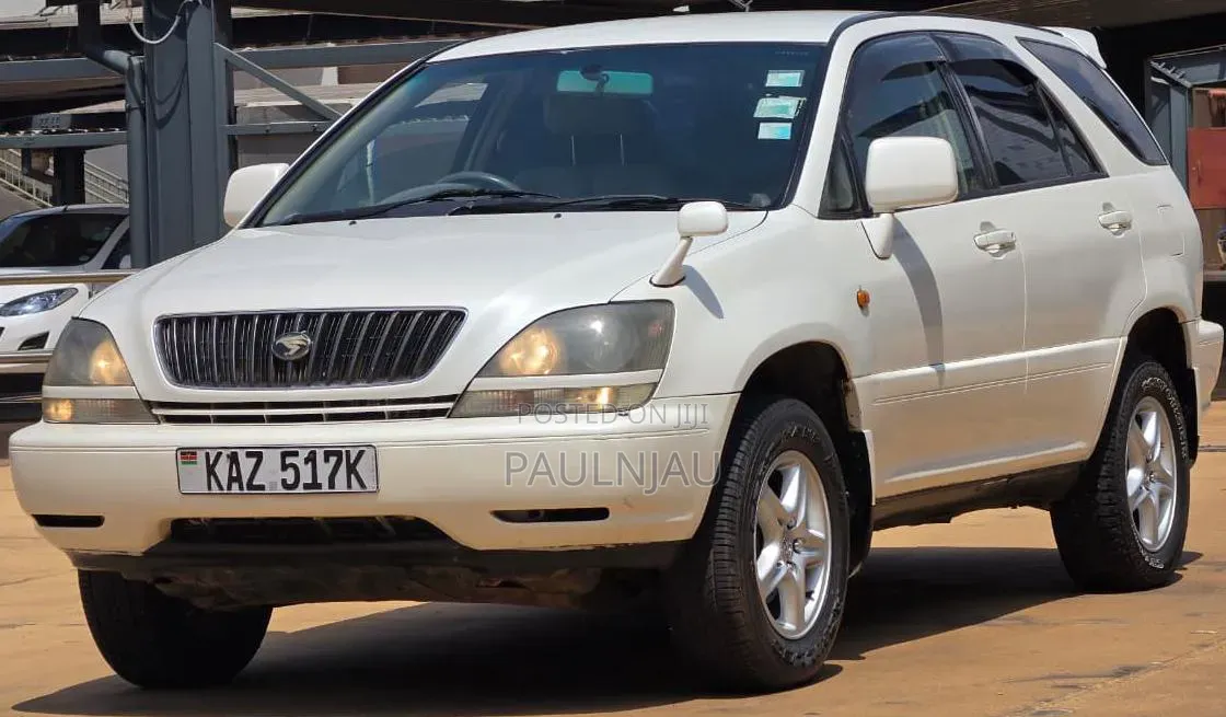 Toyota Harrier 2000 White