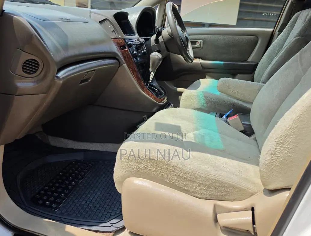 Toyota Harrier 2000 White