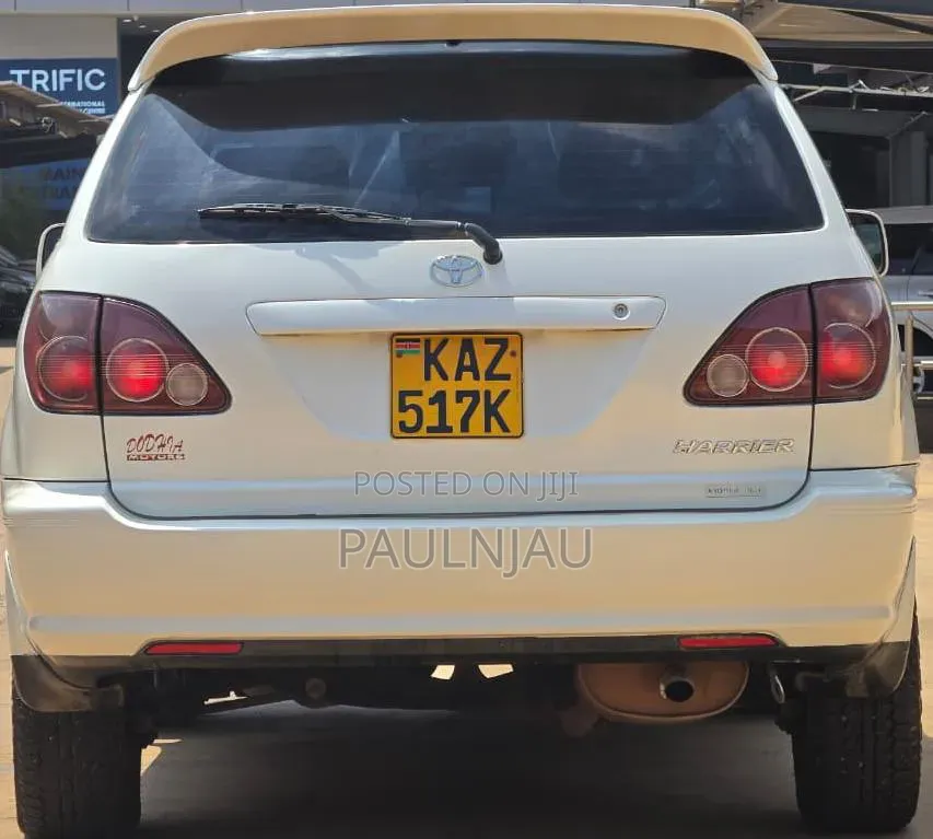 Toyota Harrier 2000 White