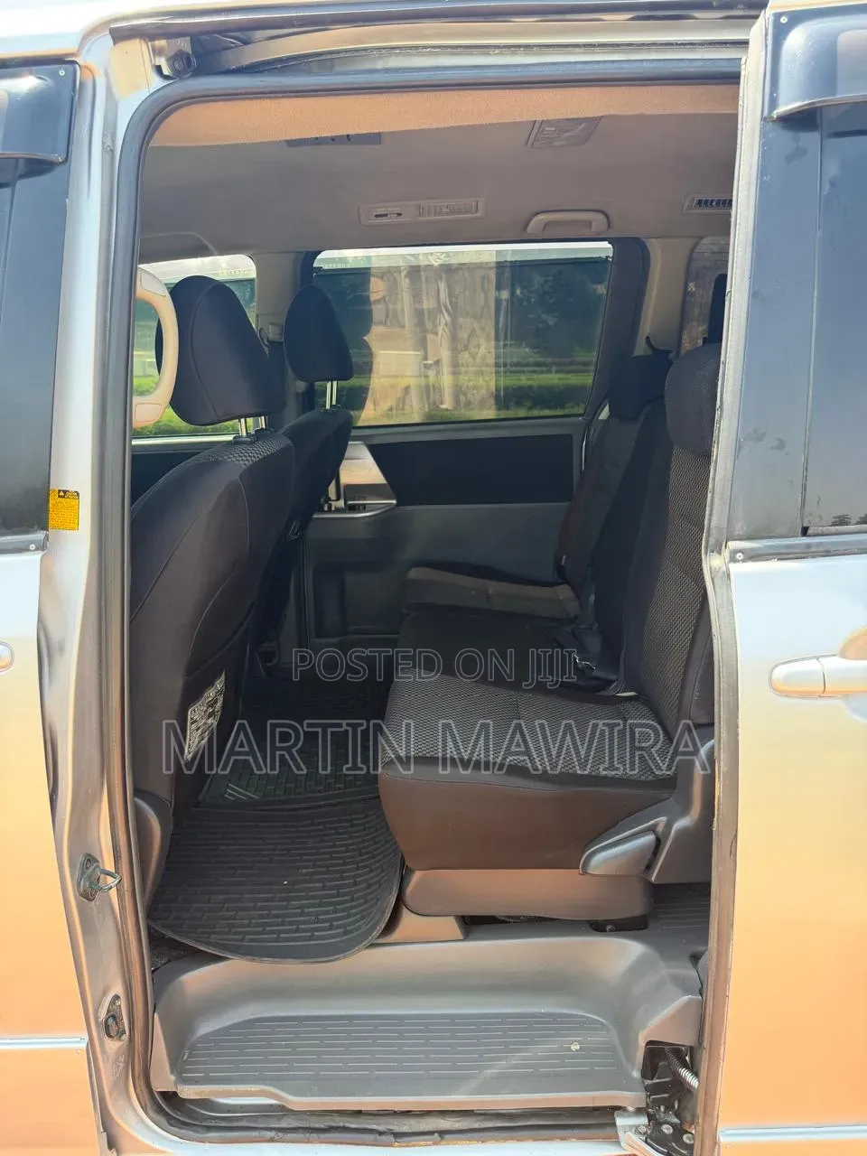 Toyota Noah 2009 Silver