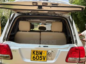 Toyota Land Cruiser 2007 Silver