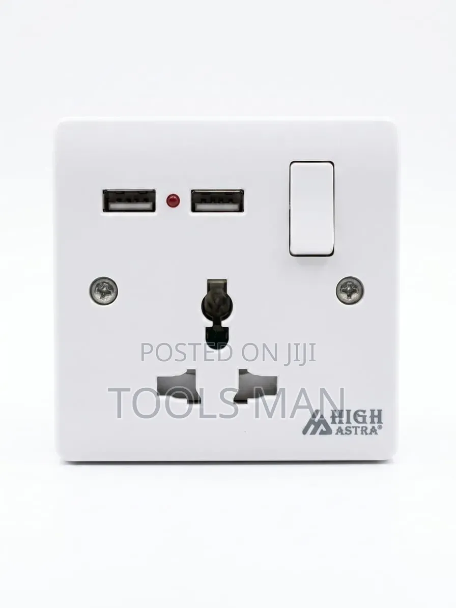 High Astra Universal Wall Socket With Dual USB Ports - White.
