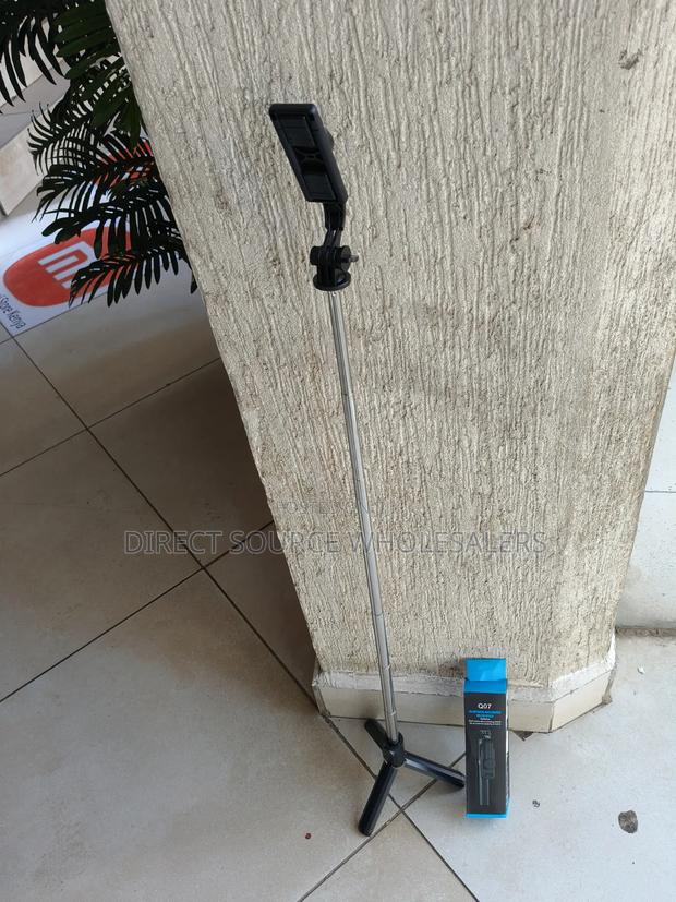 Q07 3-in-1 Selfie Stick Tripod for Android iPhone