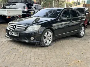 Mercedes-Benz C200 2010 Black