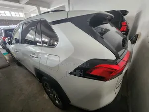 Toyota RAV4 2019 White
