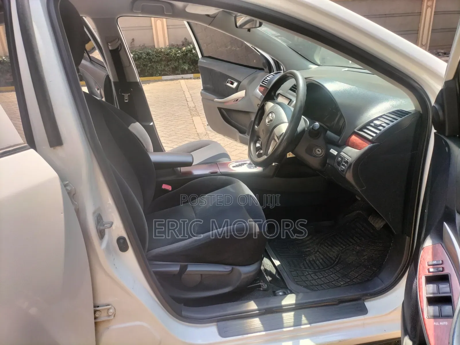 Toyota Premio 2012 White