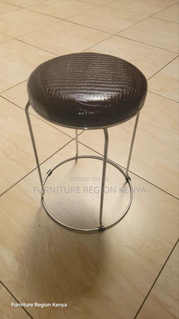 Stalking Stools Strong and Durable - thumbnail 2