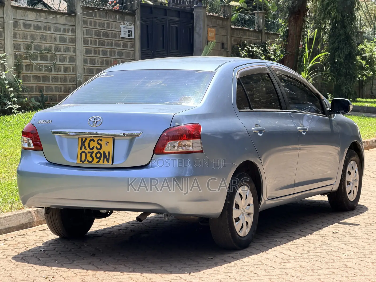 Toyota Belta 2011 Blue