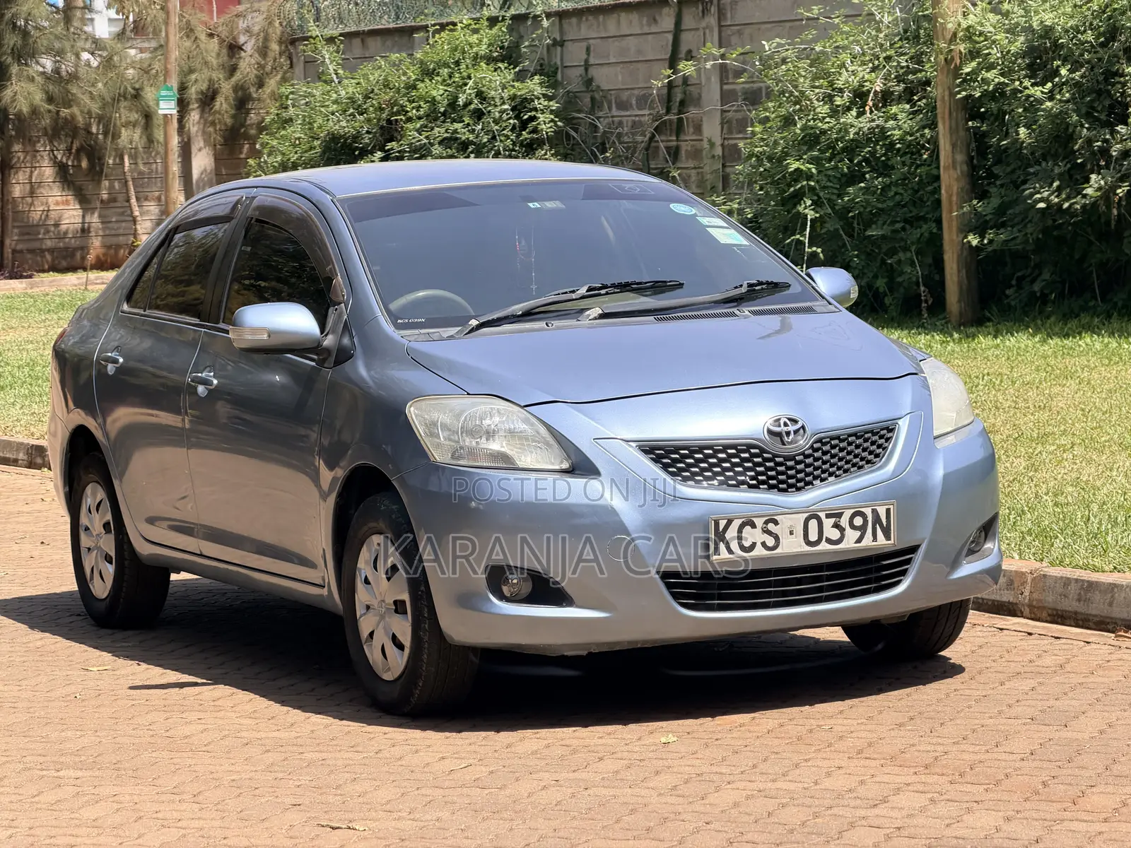Toyota Belta 2011 Blue