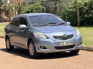 Toyota Belta 2011 Blue