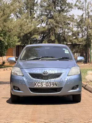 Toyota Belta 2011 Blue