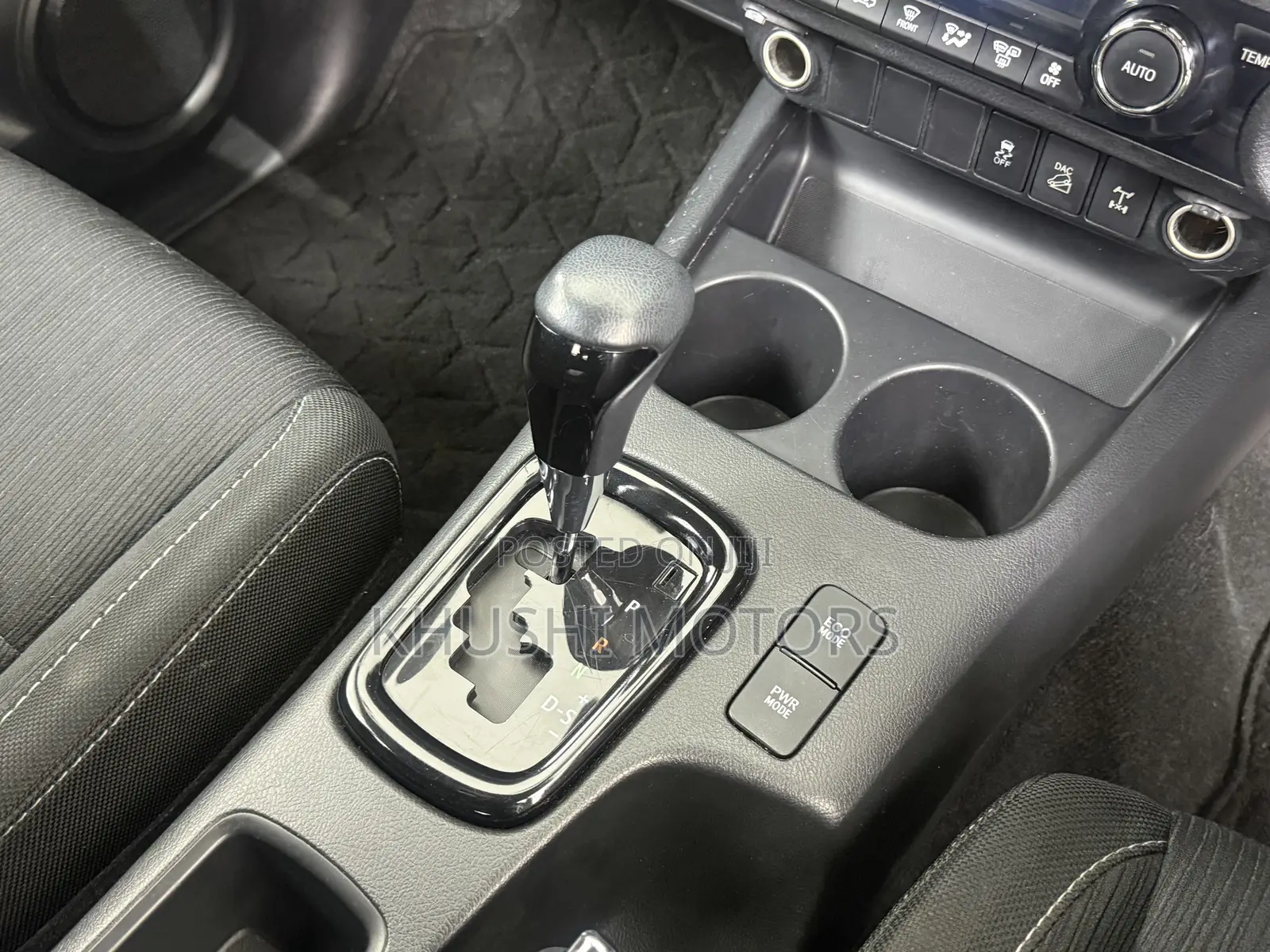 Toyota Hilux 2019 Black