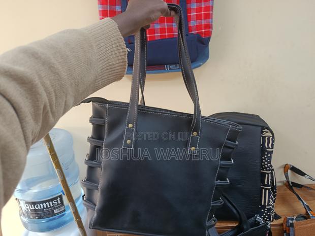 Leather Shoulder Handbag - thumbnail 2