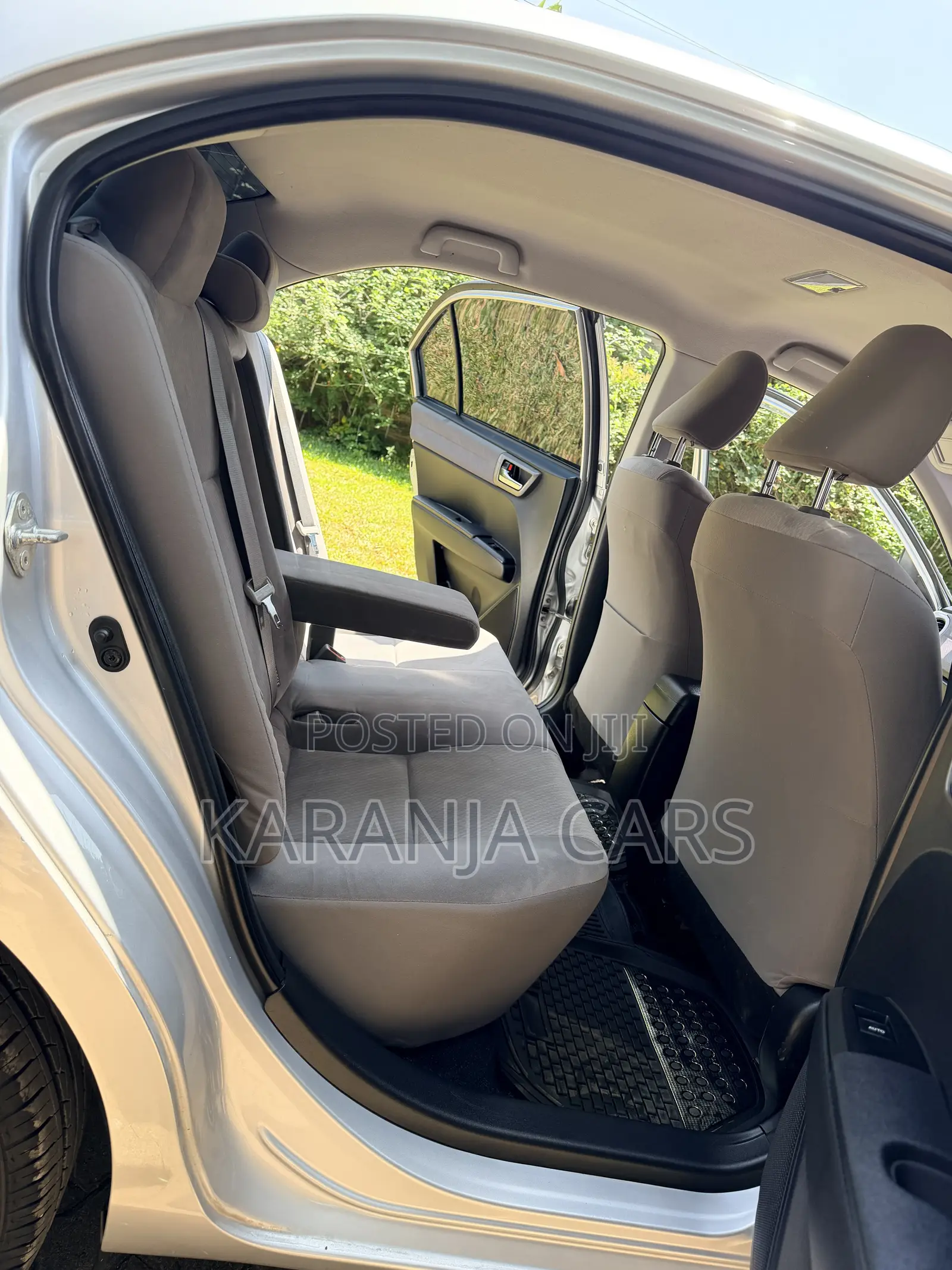 Toyota Axio 1.5 G 2WD 2013 Silver