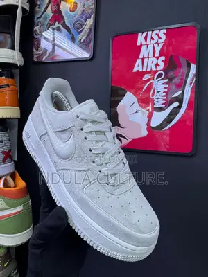 Airforce 1 Velvet Sneakers