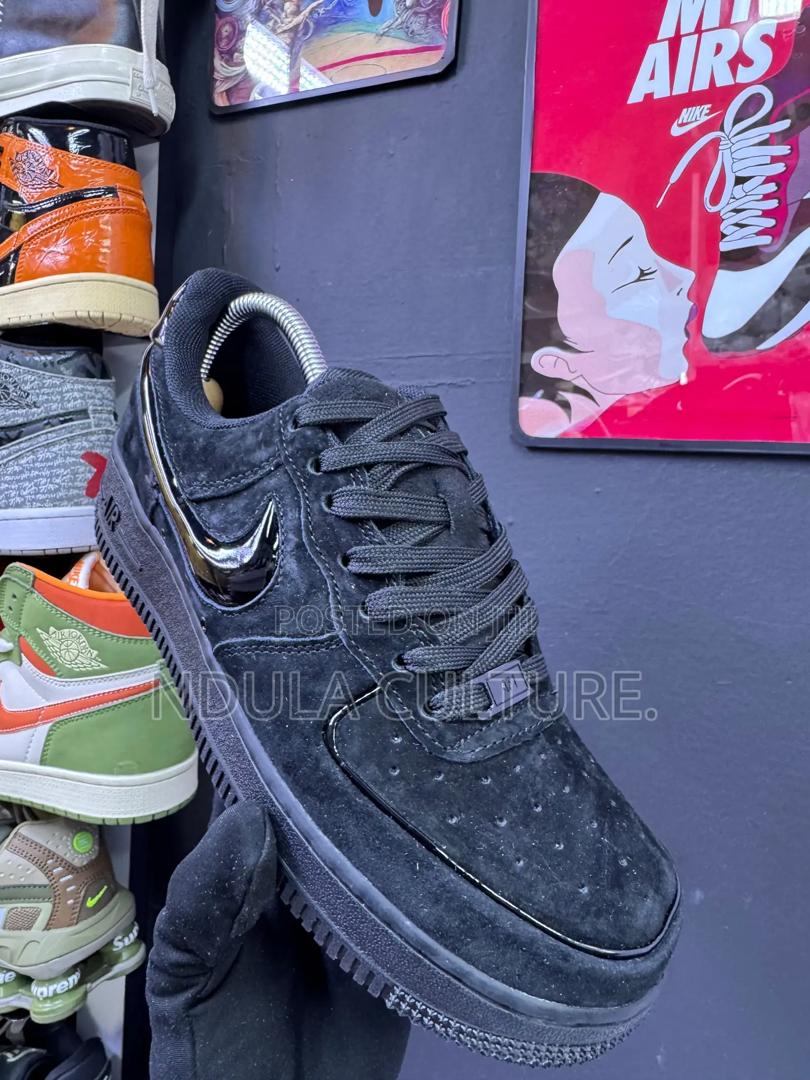 Airforce 1 Velvet Sneakers