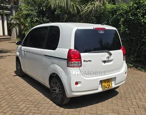 Toyota Porte 2015 White