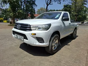 Toyota Hilux 2019 White