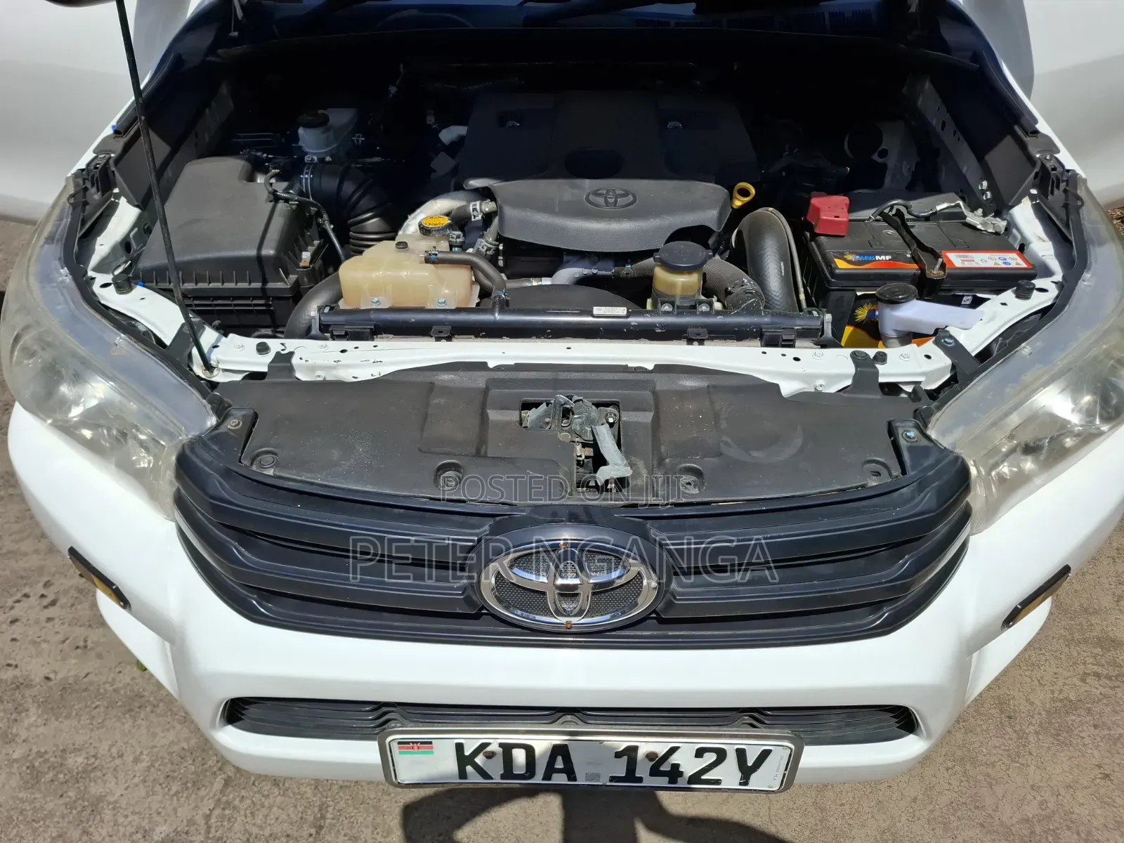 Toyota Hilux 2019 White