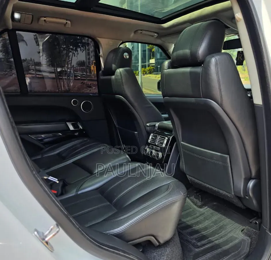 Land Rover Discovery 2013 White