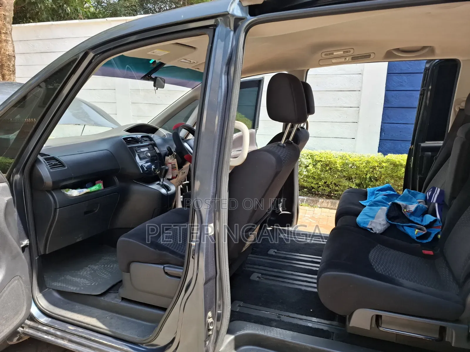 Nissan Serena 2011 Blue