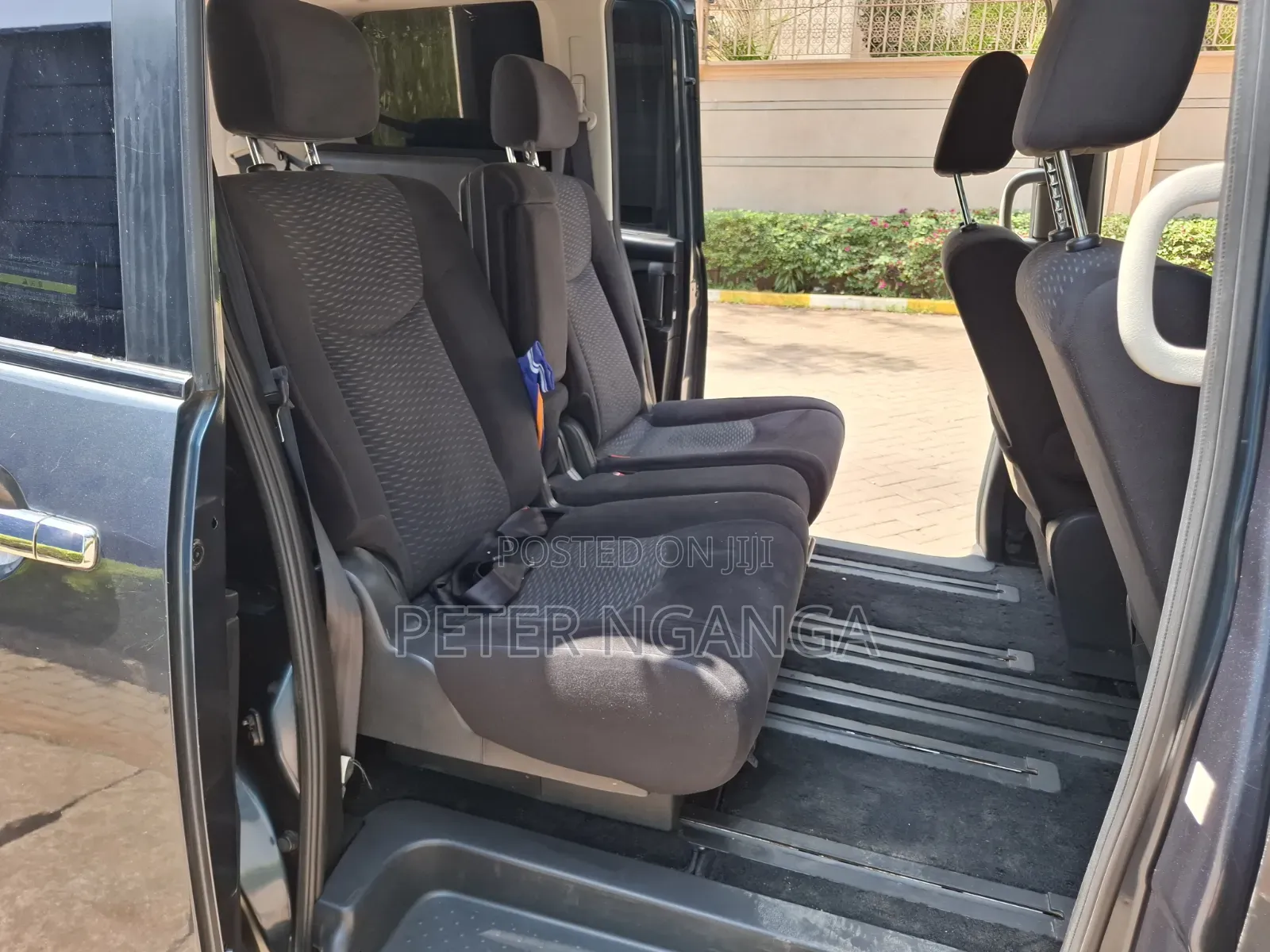 Nissan Serena 2011 Blue