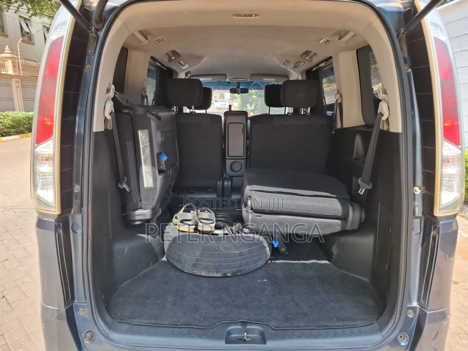 Nissan Serena 2011 Blue