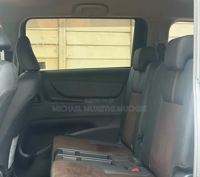 Toyota Sienta 2019 Silver
