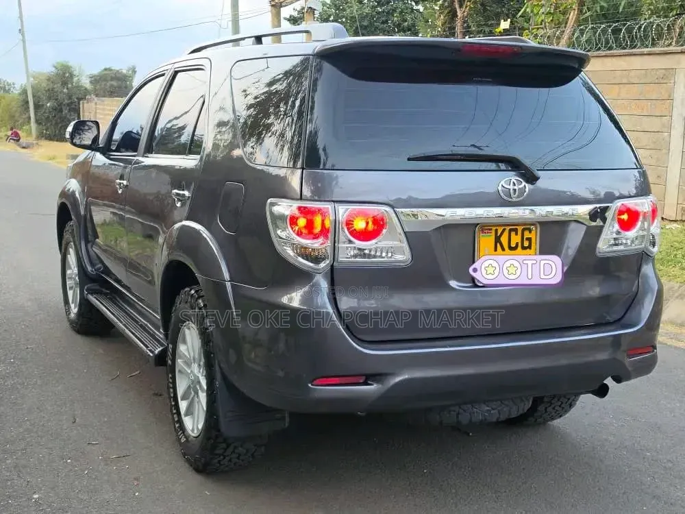 Toyota Fortuner 2015 Gray