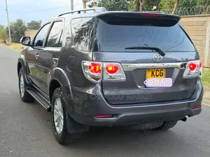 Toyota Fortuner 2015 Gray