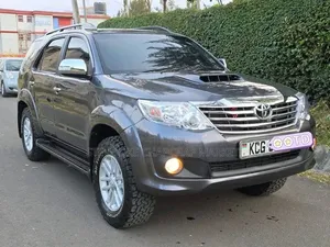 Toyota Fortuner 2015 Gray