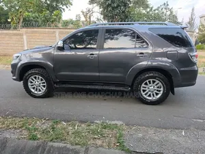 Toyota Fortuner 2015 Gray