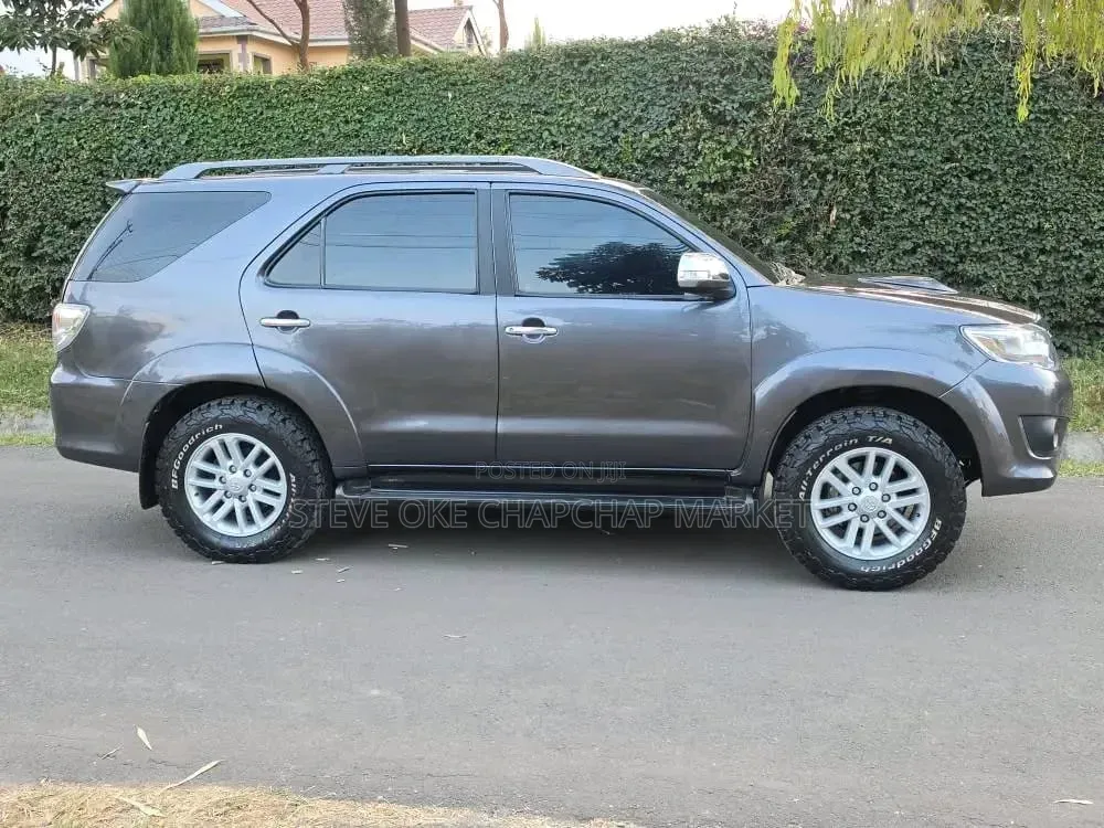 Toyota Fortuner 2015 Gray