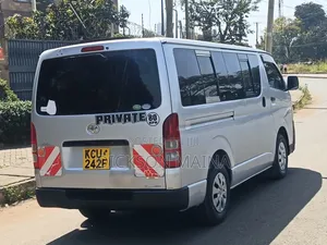 Toyota HiAce 2012 Silver