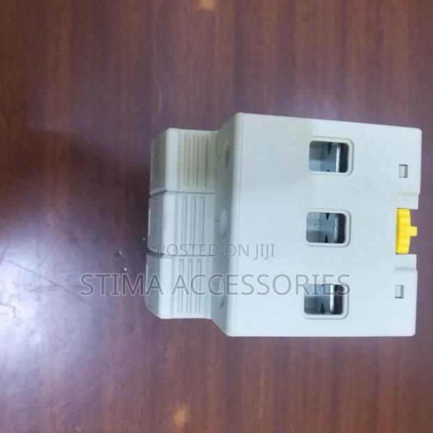 3-Pole(3p) Surge Protective Device - thumbnail 2