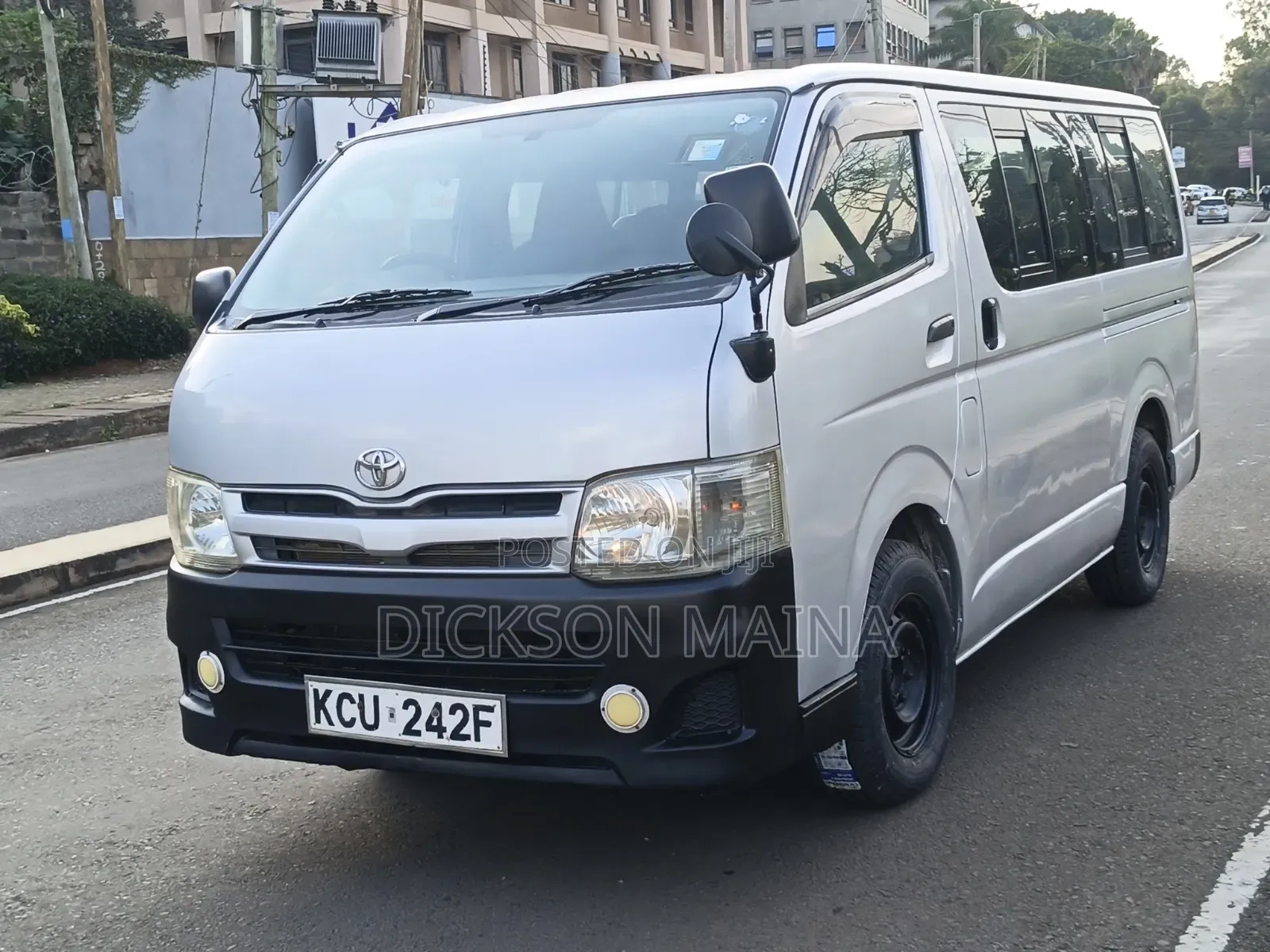 Toyota HiAce 2012 Silver