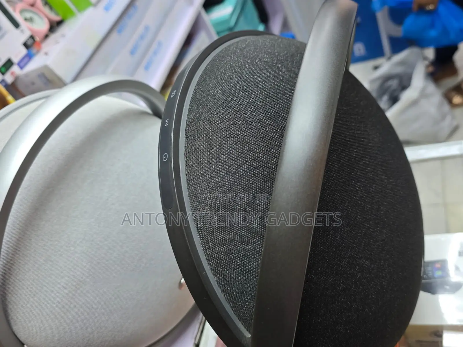 Harman Kardon Onyx Studio 8 Portable Bluetooth Speaker Hi-Fi