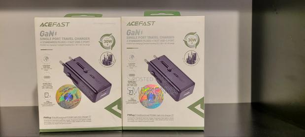Single Port Travel Adapter With 4 Standard Plugs-Z7