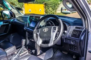 Toyota Land Cruiser Prado 2012 Silver