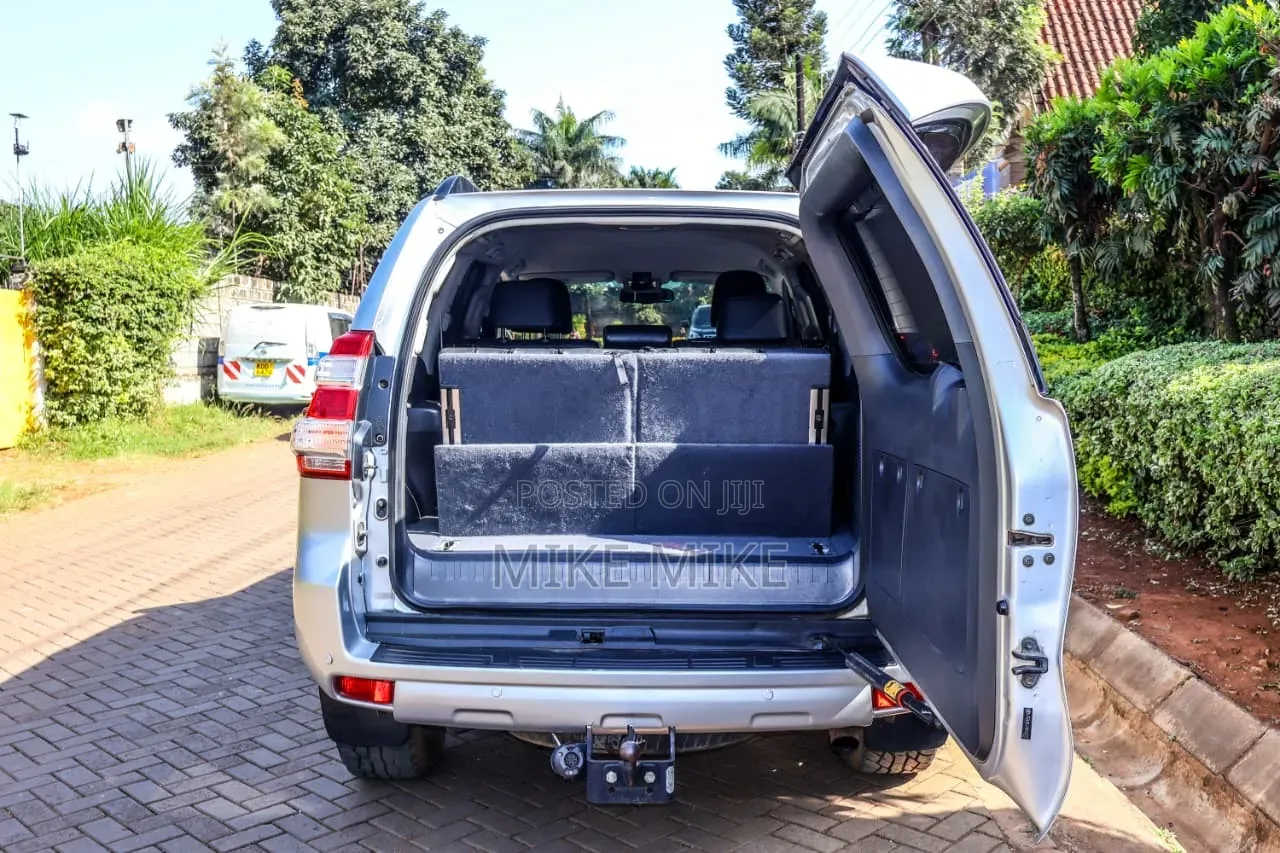 Toyota Land Cruiser Prado 2012 Silver