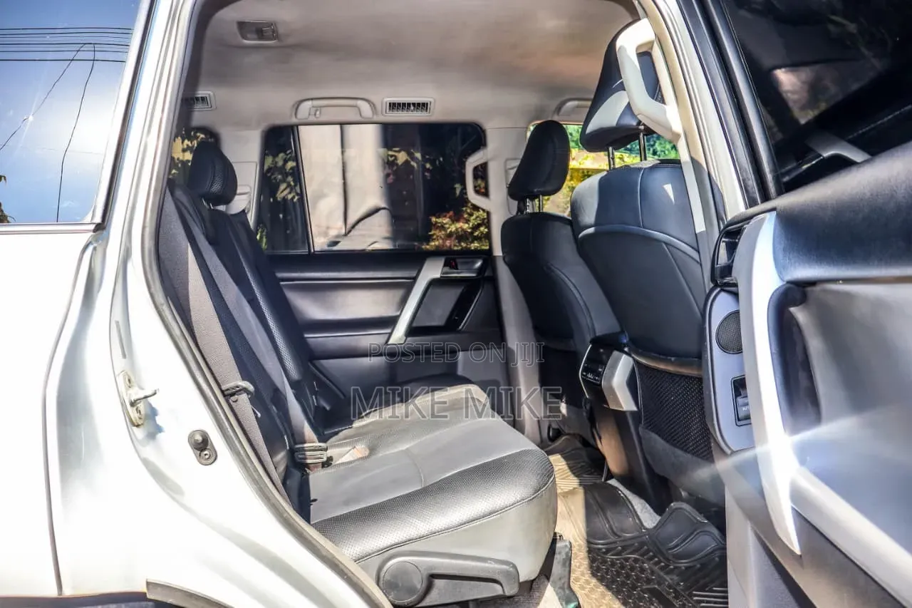 Toyota Land Cruiser Prado 2012 Silver