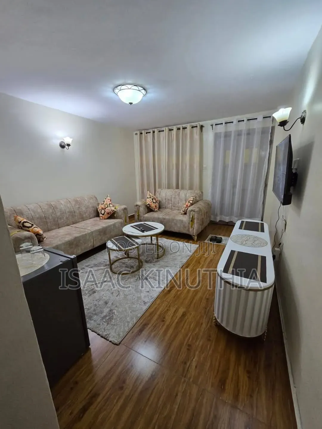 One Bedroom Airbnb Near Garden City